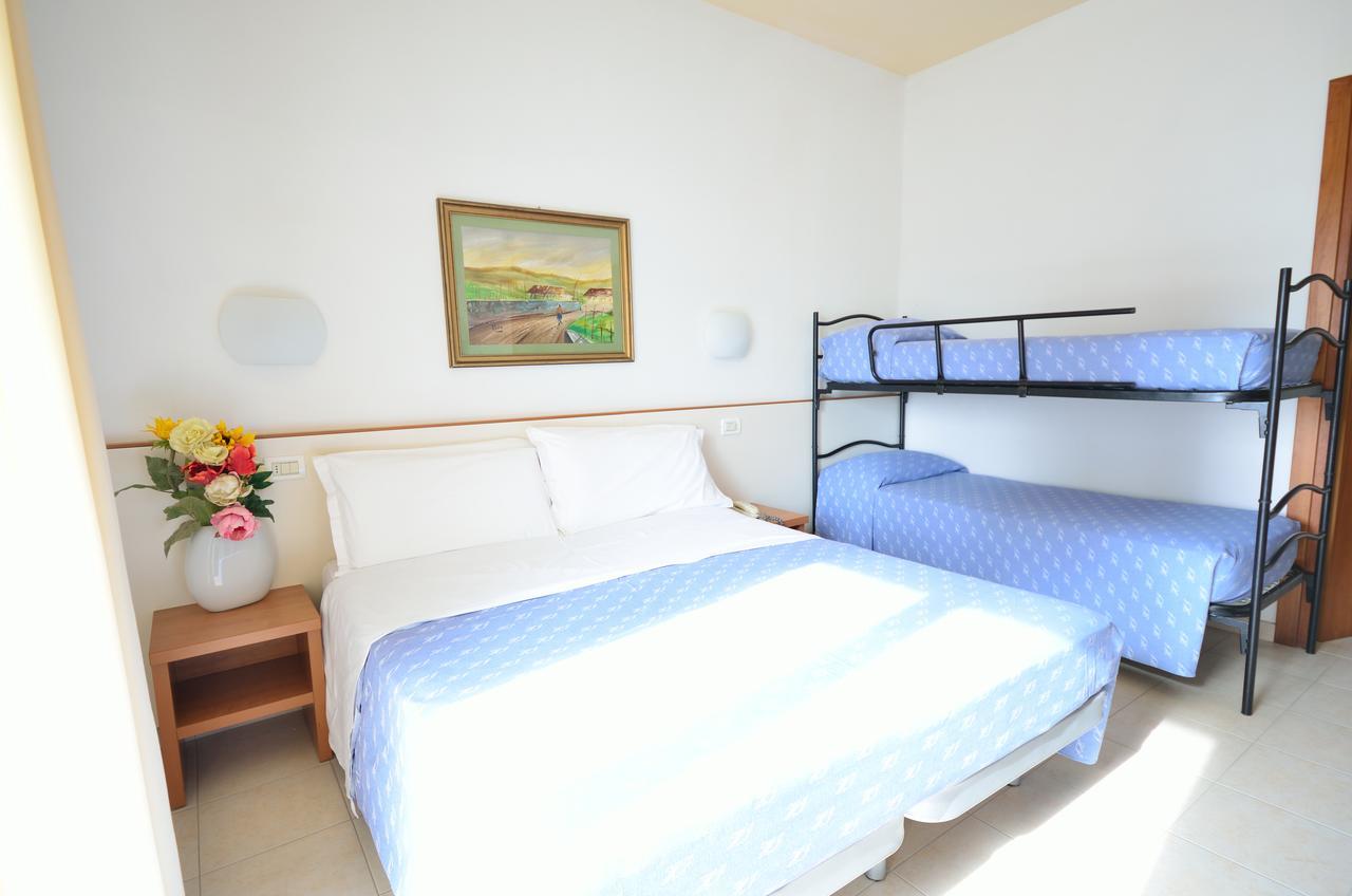 Hotel Man Lido Di Savio Kültér fotó